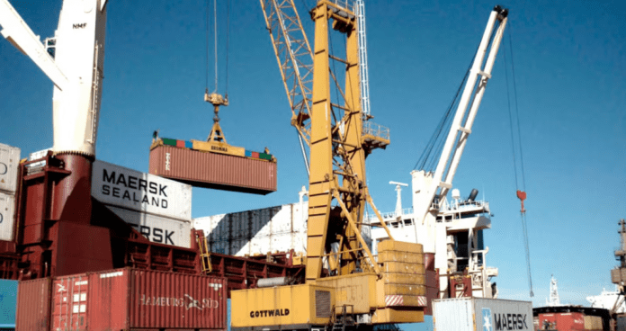 El Gobierno quita controles para agilizar el comercio exterior