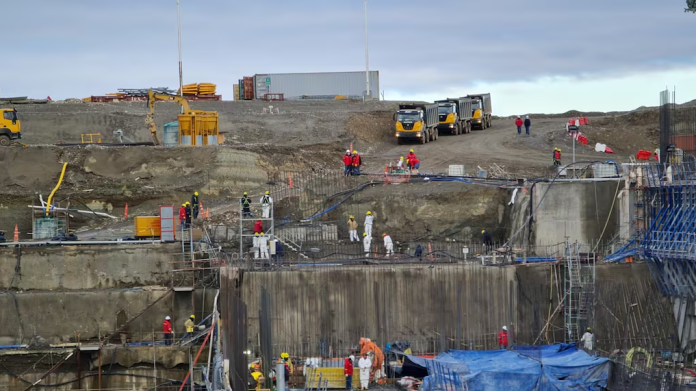 El Gobierno busca acelerar un acuerdo con China para reactivar las obras de las represas de Santa Cruz