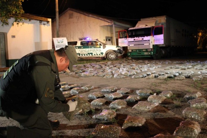 Incautaron 250 kilos de marihuana en un camión sobre Ruta 11