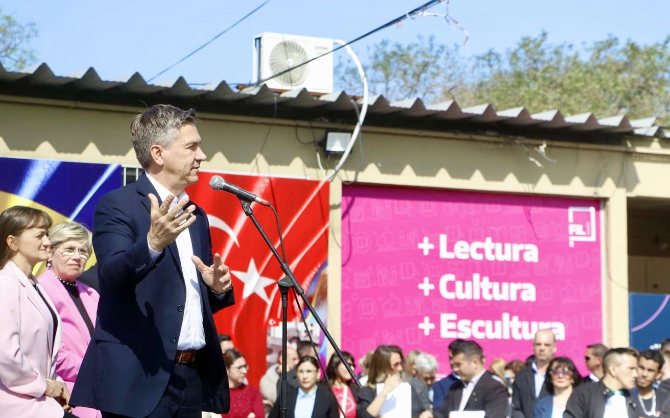 El gobernador Zdero inauguró hoy la Feria Iberoamericana del Libro: «Estamos comprometidos con la educación, la cultura y con nuestro Chaco», manifestó