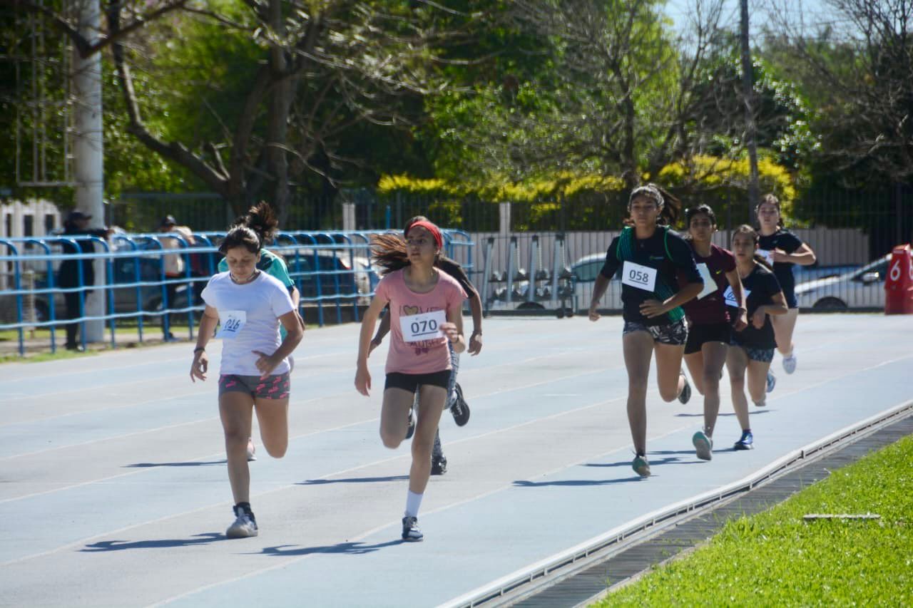Comenzó la instancia provincial intercolegial que hoy congregó a más de 200 estudiantes de escuelas secundarias