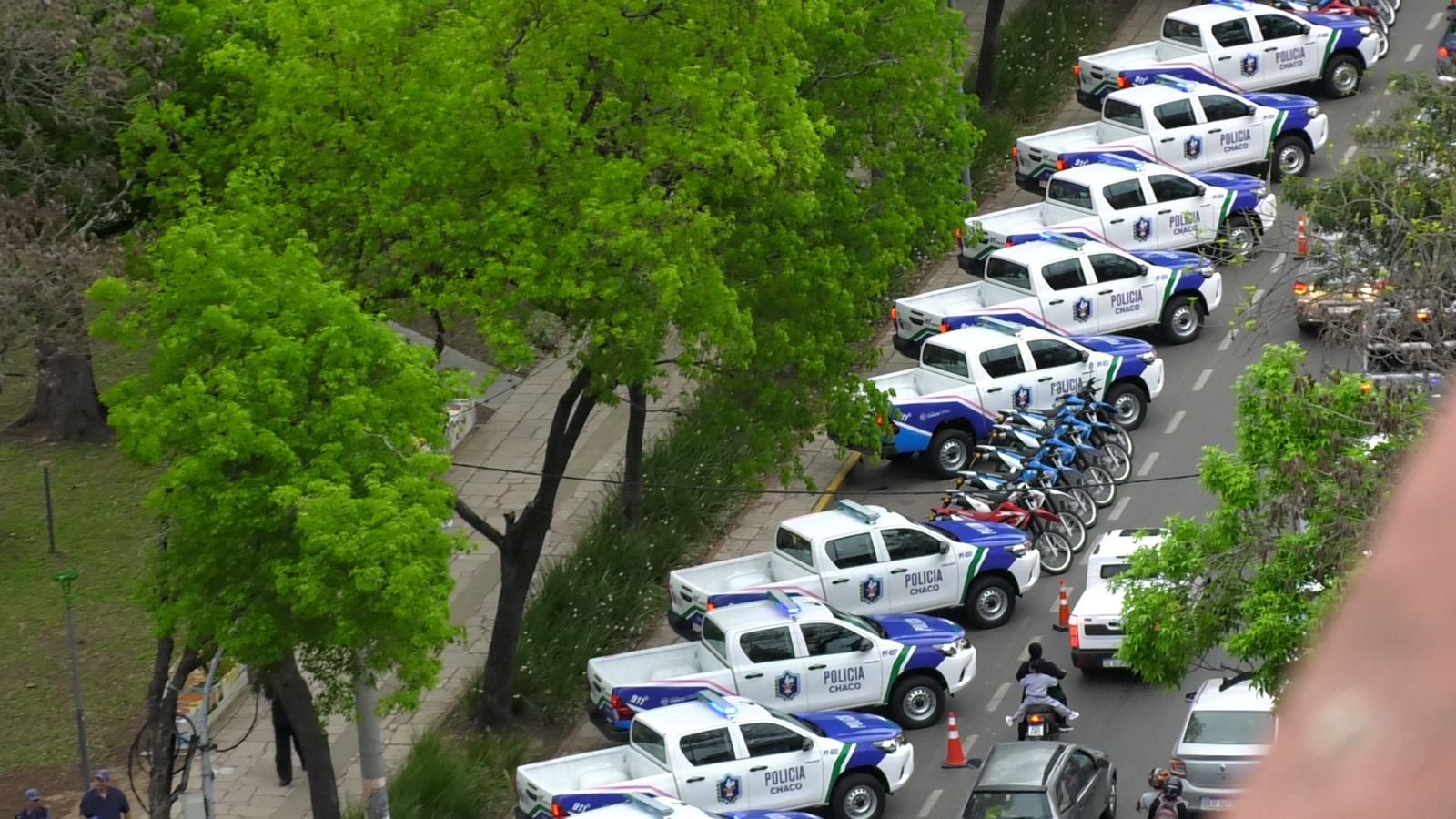 El gobernador Zdero entregó patrulleros y motos para comisarías de Resistencia y el interior