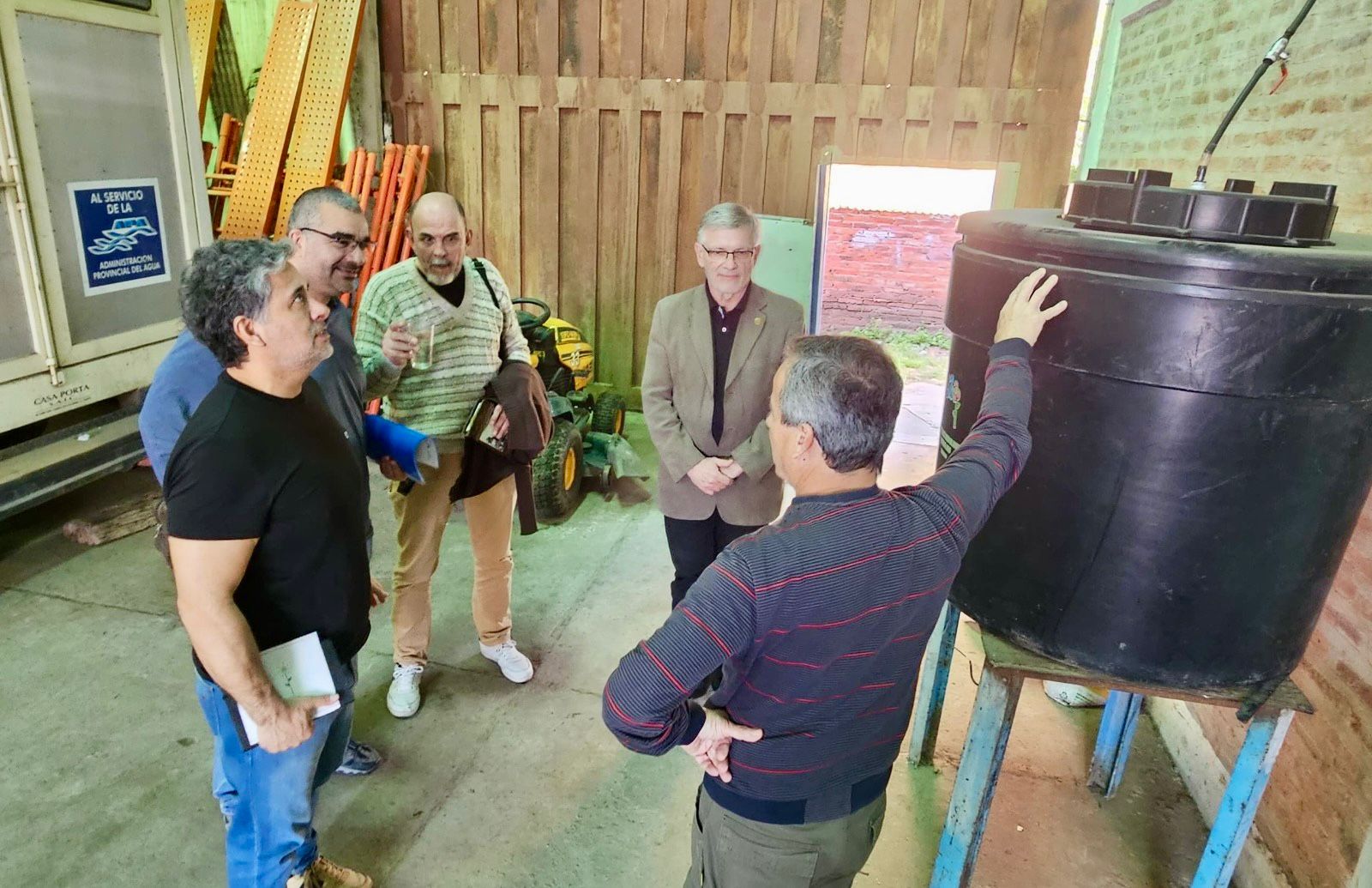 El gobierno del Chaco articula la llegada de tanques de abatimiento de arsénico con agricultura de la Nación