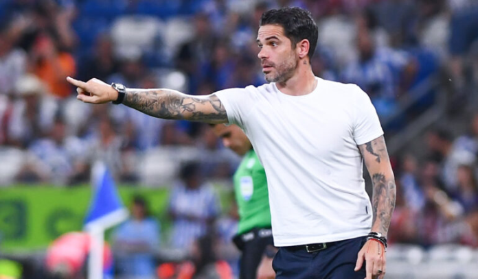 Riquelme le baja el pulgar a Gago: ya no dirige más a Boca