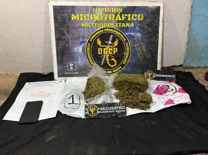 Andaba en moto con más de 1 kilo de marihuana y quiso huir de la policía