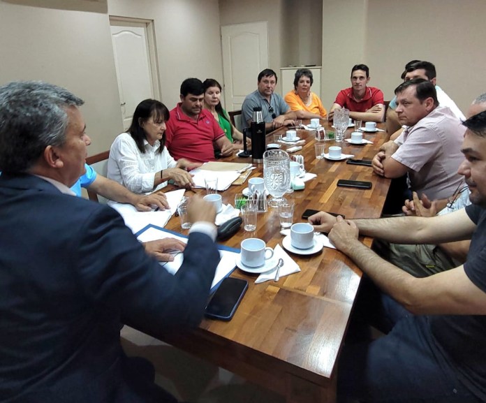 Zimmermann se reunió con productores agrícolas y apícolas de Sáenz Peña