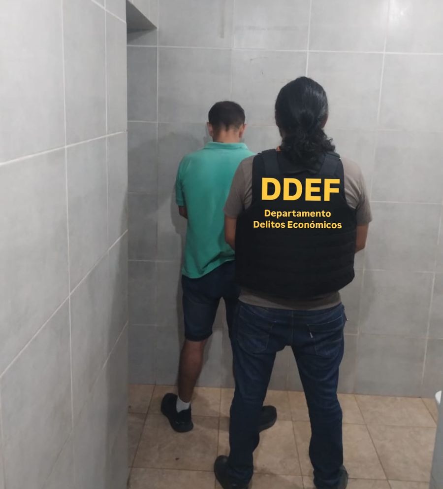 Un estafador entro a la vivienda de un conocido y se transfirió dinero, fue detenido