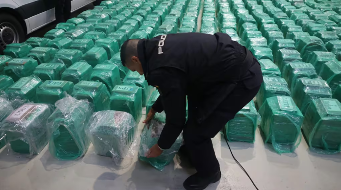 Investigan al jefe de la Policía de Madrid: tenía 20 millones de euros escondidos en las paredes de su casa