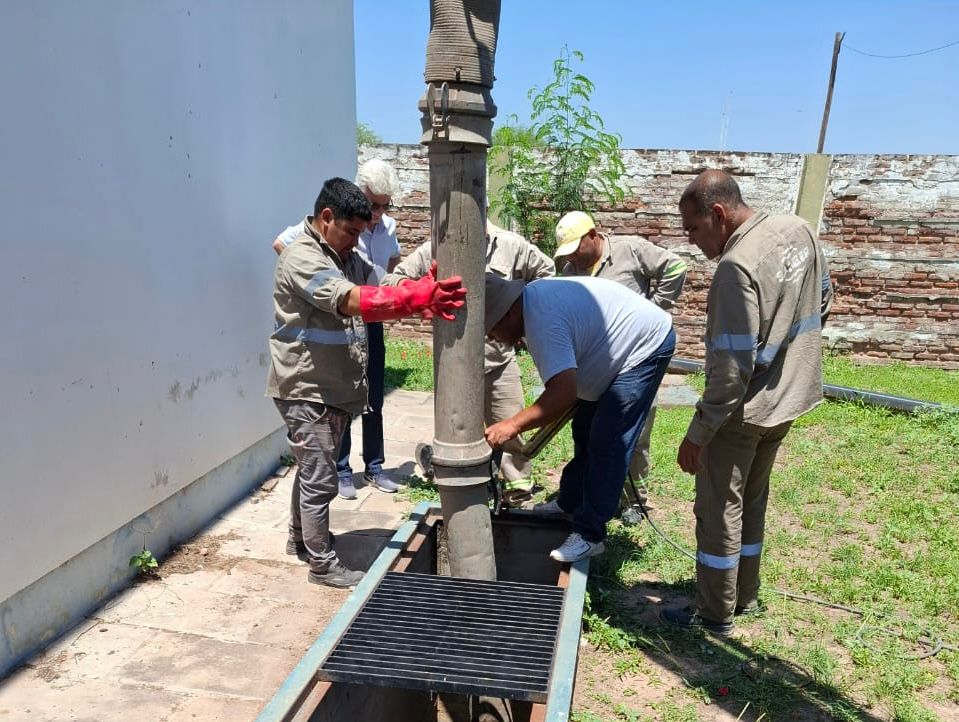 Castelli: SAMEEP realiza saneamiento integral en la localidad