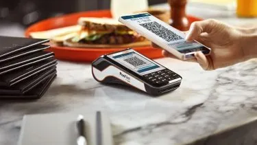 Ya rige la propina electrónica