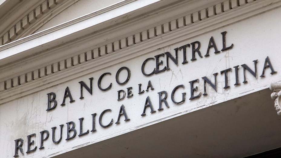 La venta de divisas del Banco Central alcanzó un récord semanal en la era Milei