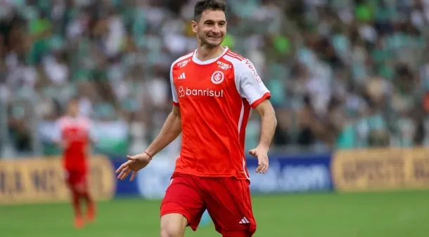 Estudiantes de la Plata va por Lucas Alario