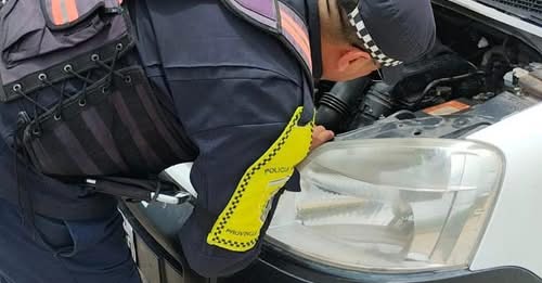 Efectivos de la Policía Caminera interceptó un vehículo con pedido y detienen a dos personas con pedido de captura