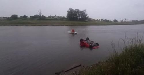 Volvían de un casamiento en Necochea, discutieron y el auto cayó al río: murió la mujer e investigan al marido
