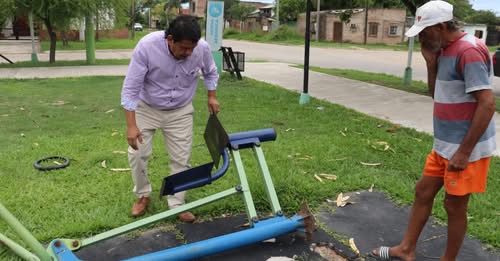 Lamentable destrucción y vandalismo en la plaza de Villa Marín