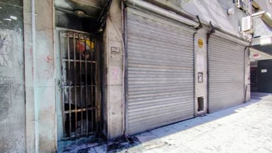 Temor en Rosario: arrojaron una bomba molotov en la puerta de la Secretaría de Niñez