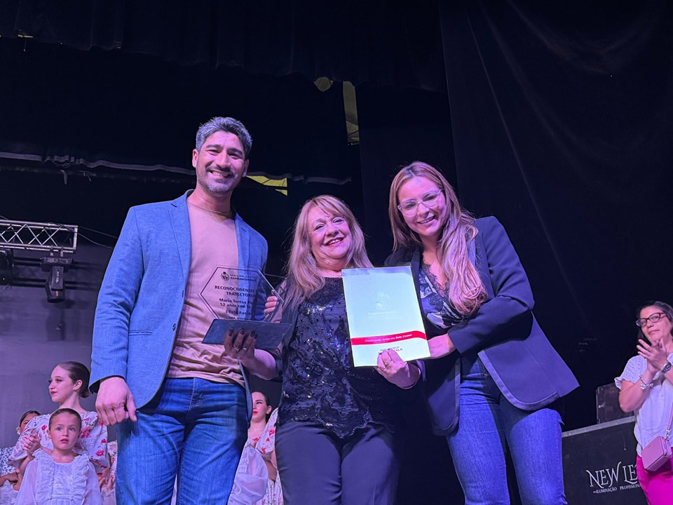 La intendente Magda Ayala, acompañó la presentación del Ballet Maria Teresa Porfirio que se llevó adelante en el Domo del Centenario.