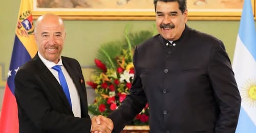 El Gobierno denunció por traición a la Patria a exembajador que intervino por el gendarme detenido en Venezuela