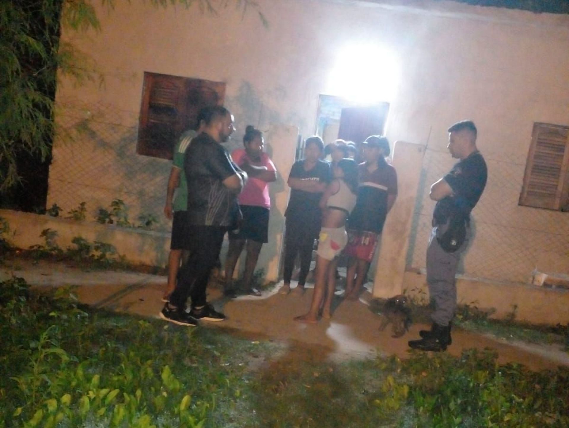 Hallaron a una bebé de dos meses abandonada en plena vía pública