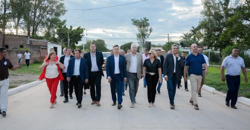 Con múltiples inauguraciones y ayudas, el gobernador Zdero celebro el 140° aniversario de Presidencia Roca
