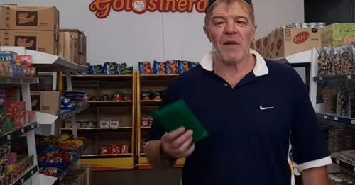 La Plata: cumplió 80 años, le regalaron casi un millón de pesos y lo donó a una colecta navideña