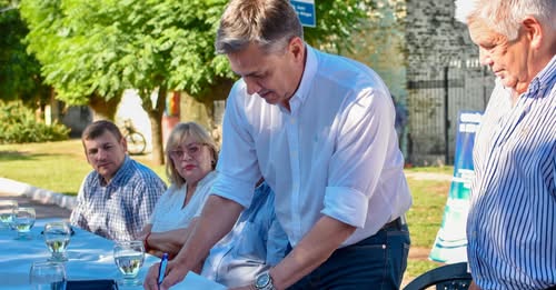 Reparación histórica: el Gobernador Zdero encabezó la firma del convenio para el inicio de la obra del acueducto Zaparinqui- Castelli