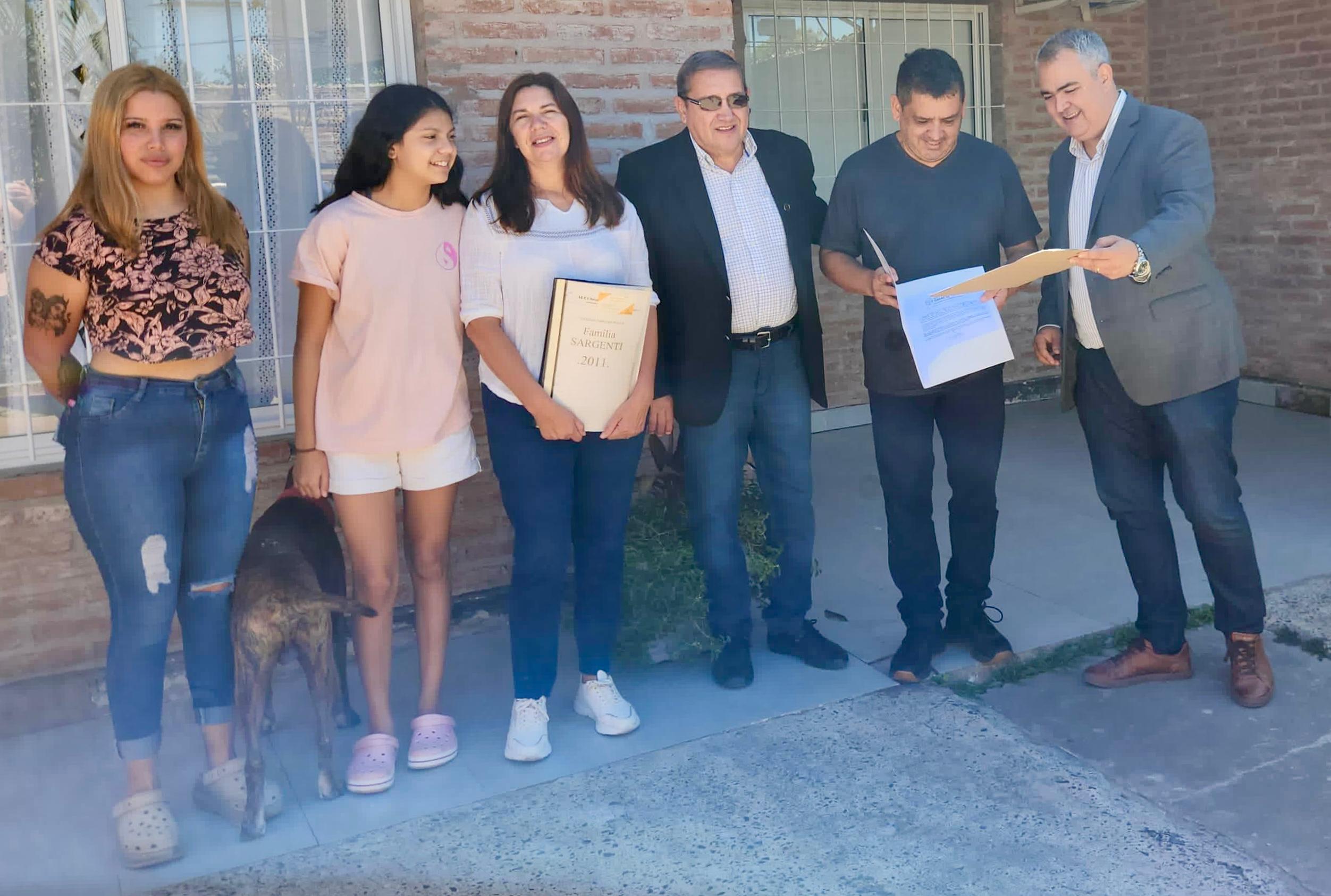 El IPDUV entregó el premio al ganador del 2º sorteo de cancelación de deudas