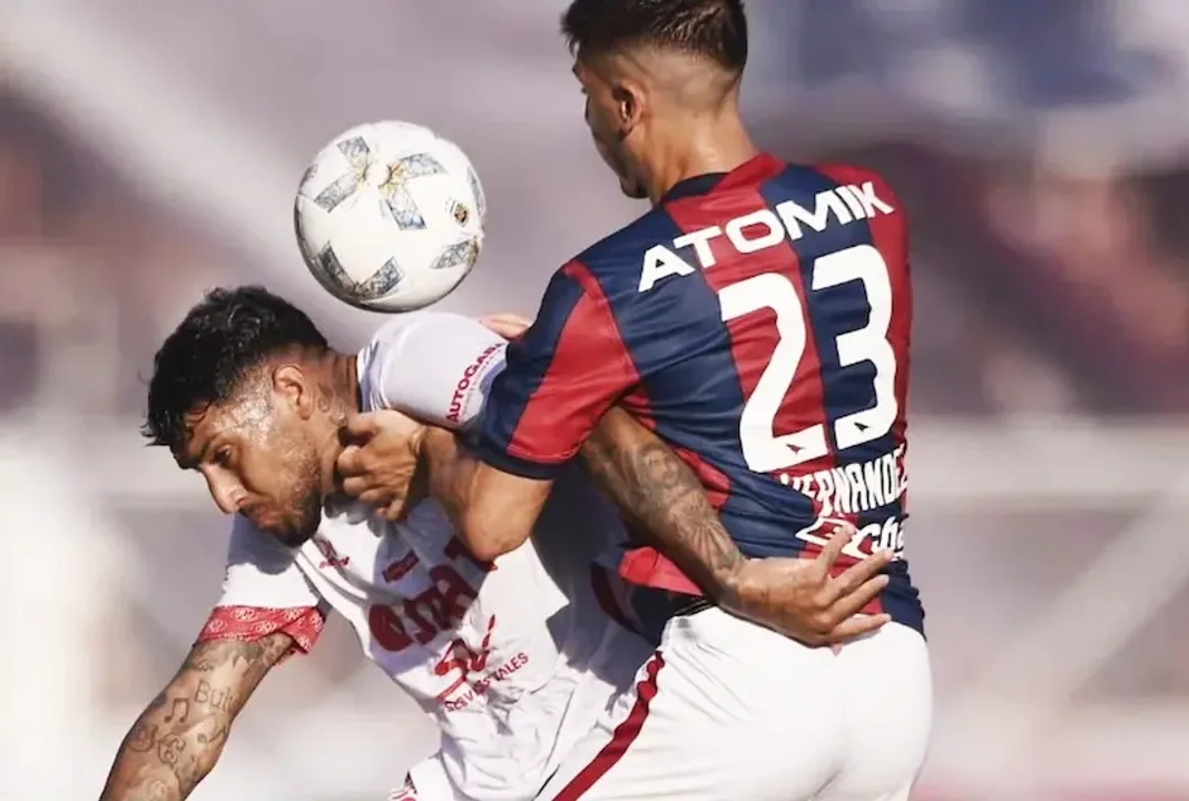 Una reconocida marca intimará al nuevo sponsor de San Lorenzo por plagio y el ´Ciclón´ se podría quedar sin camisetas