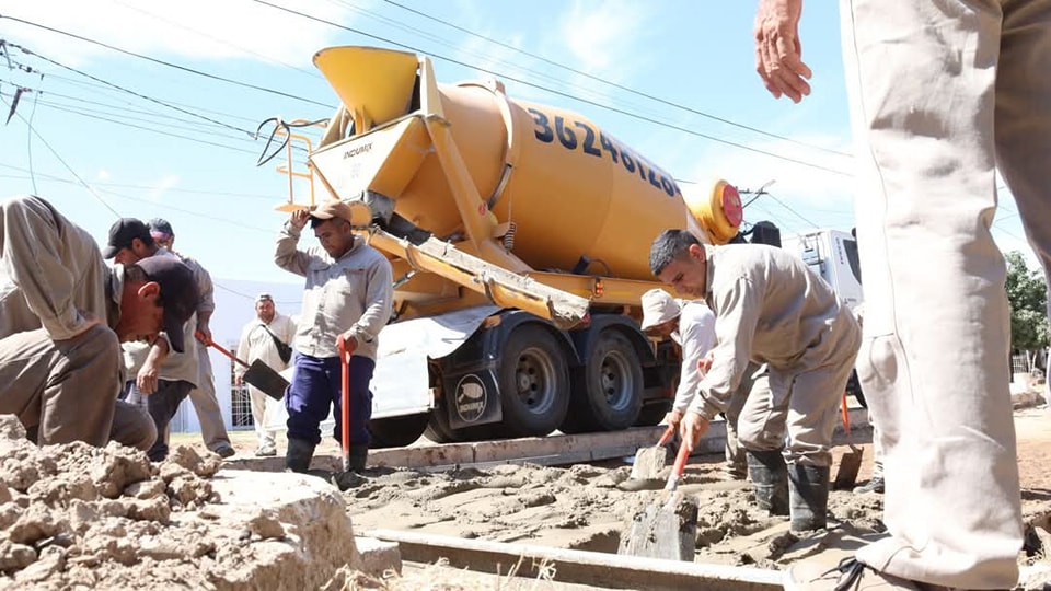 Barranqueras: plan de bacheo en la calle Tatané