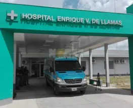 Alcoholizado, subió a un árbol a bajar mangos, cayó y se quebró la pierna