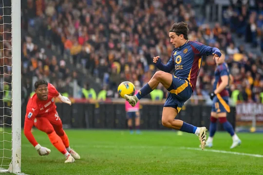 Dybala extendió su vinculo con la Roma hasta 2026
