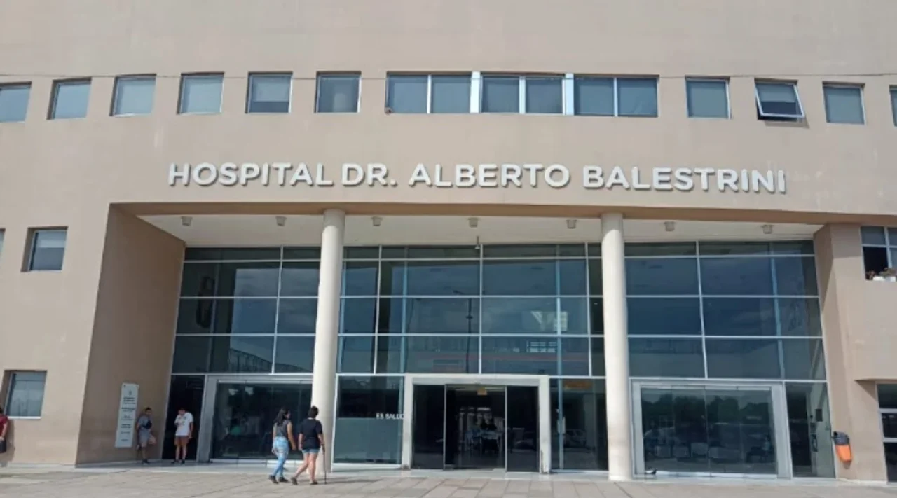 Un policía de la Ciudad está grave tras ser baleado durante un intento de robo en Camino de Cintura