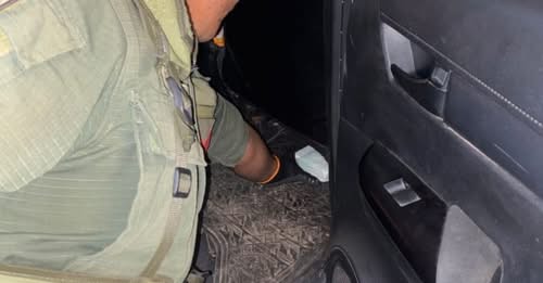 Las Breñas: Gendarmería secuestró 700 gramos de cocaína ocultos en un auto