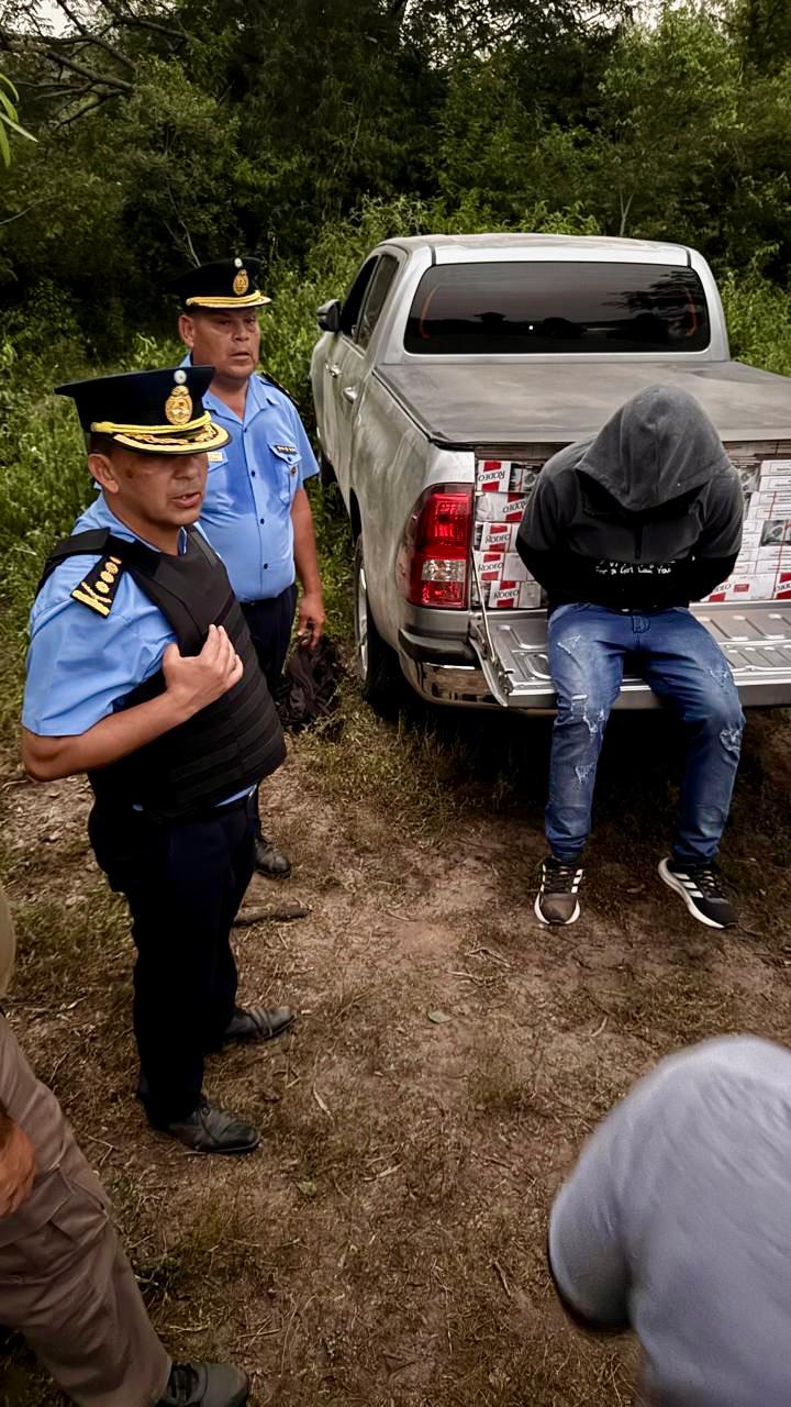 Resultado del Operativo Frontera Húmeda: Detienen en el monte a contrabandista y secuestran dos camionetas con cigarrillos