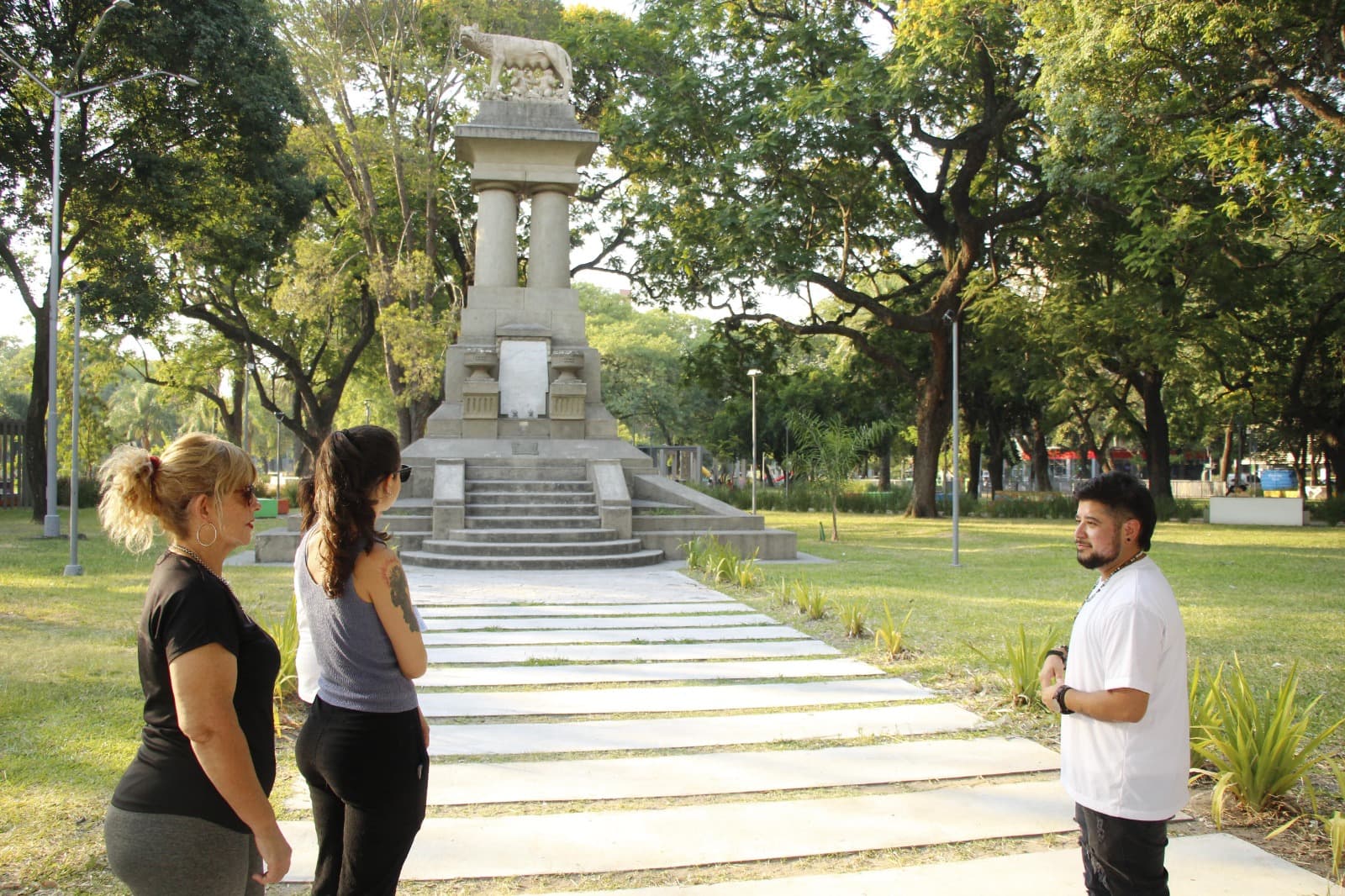 Resistencia revive parte su historia en el recorrido por la Plaza 25 de Mayo