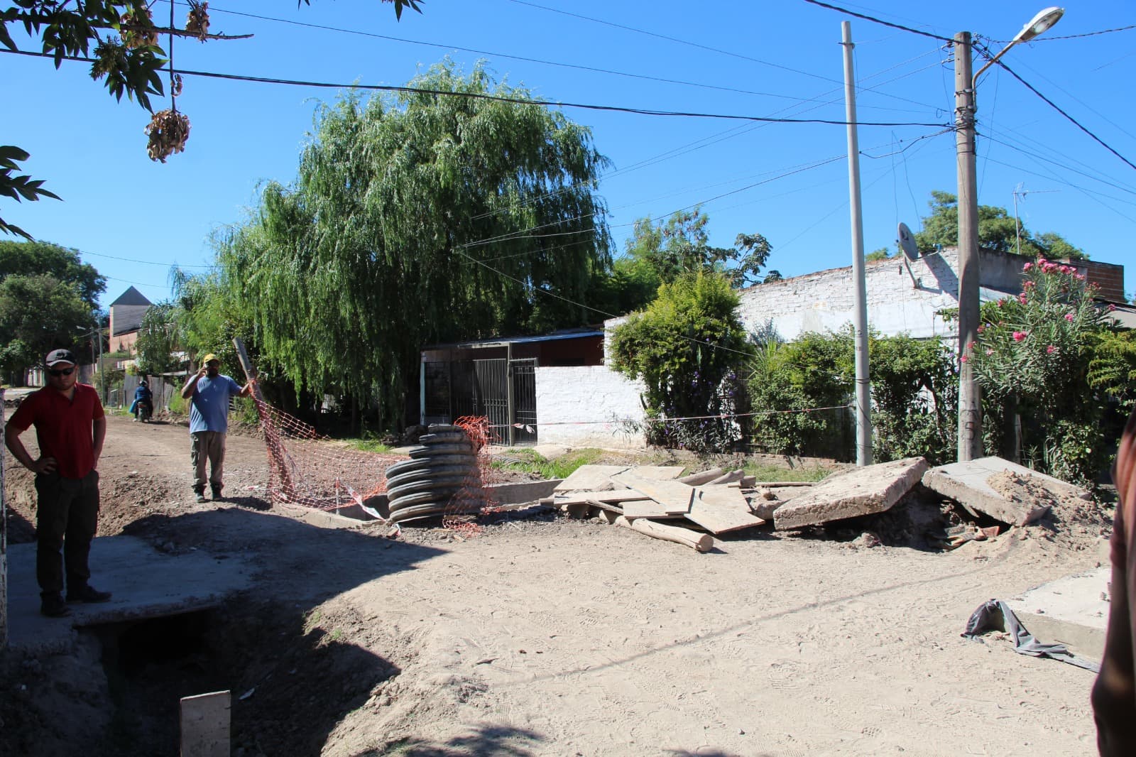 Importante intervención realiza la comuna para recuperar el conducto de la calle Viuda de Ross