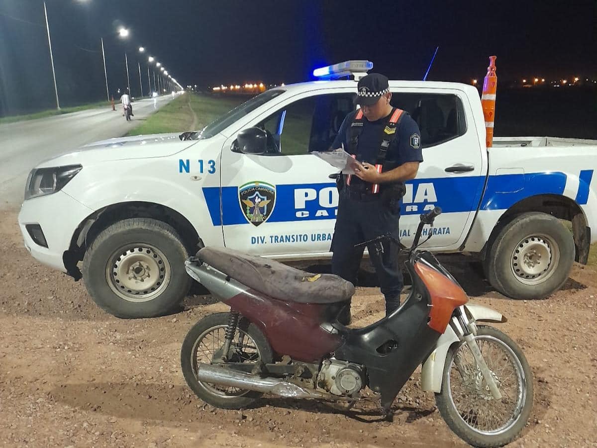 Policía Caminera detectó una moto adulterada, detiene a dos personas e intervino en varias cargas