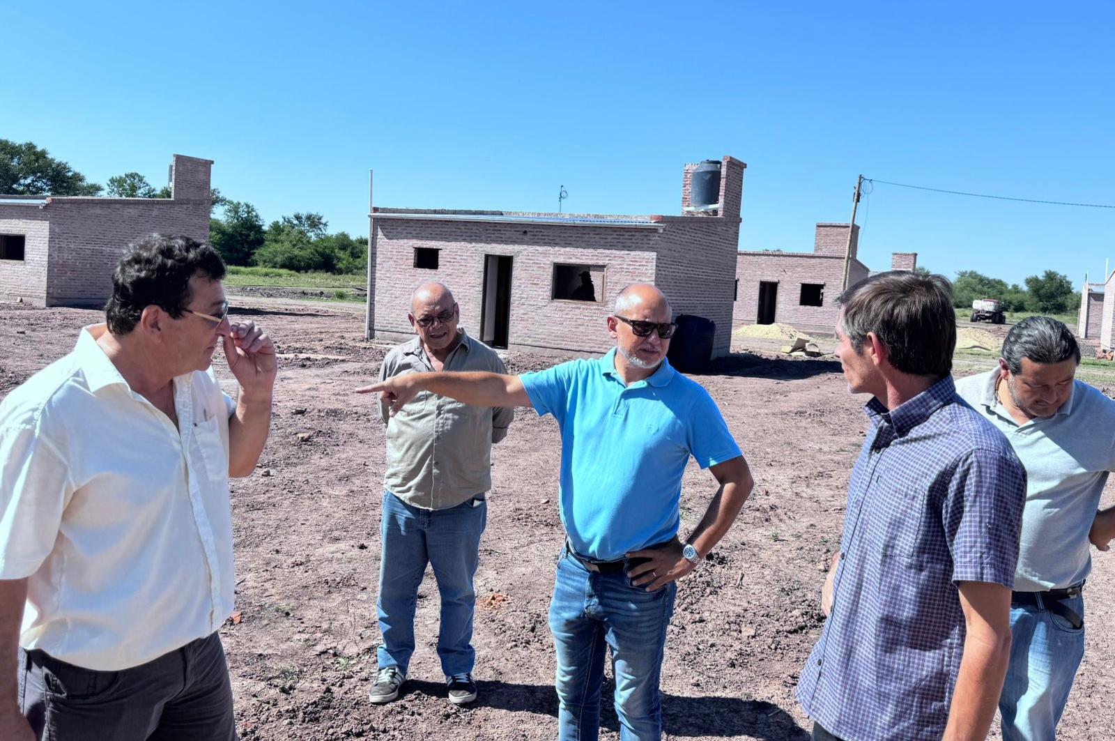 Colonia Aborigen: El presidente del IPDUV destaco el avance en la construcción de viviendas