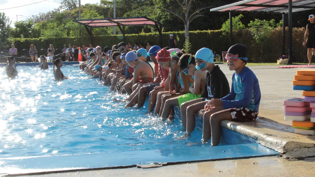 Muestra de actividades acuáticas y un cierre con aquagym, la propuesta en deportes
