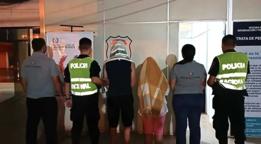 Colombianos fueron detenidos al intentar cruzar a una menor de manera irregular por el Puente Internacional