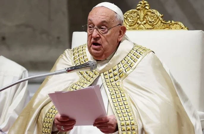 El Papa pasó una noche tranquila, comunicó el Vaticano