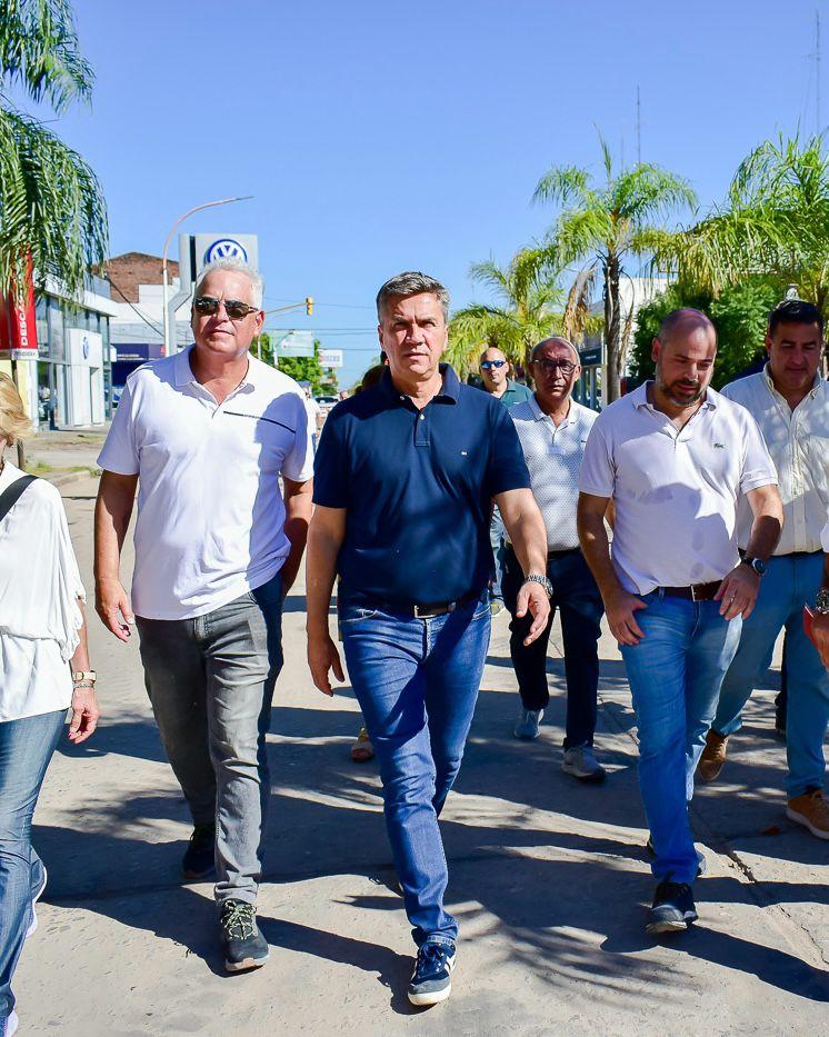 Resistencia: el Gobernador Zdero supervisó los avances en las obras de repavimentación de la avenida 25 de mayo