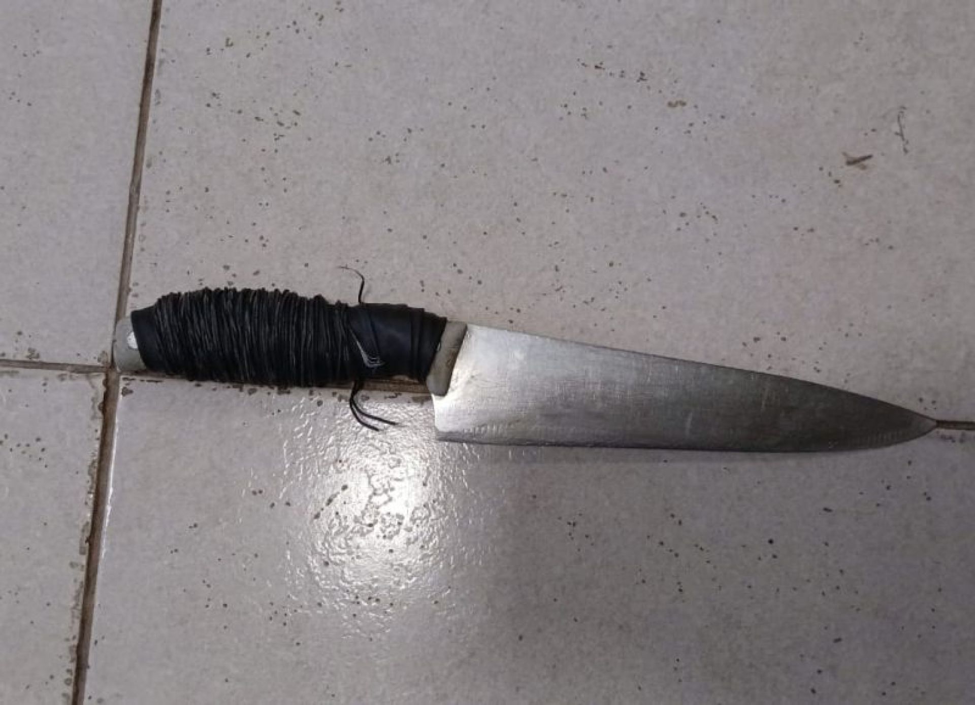 Fue denunciado por violencia de genero, volvió a la casa de su ex con un cuchillo y lo detuvieron