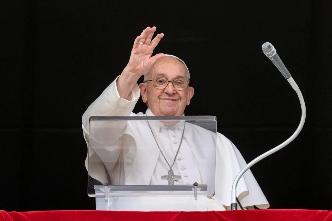 El Papa Francisco mostró una «ligera mejoría», indicó el nuevo parte médico