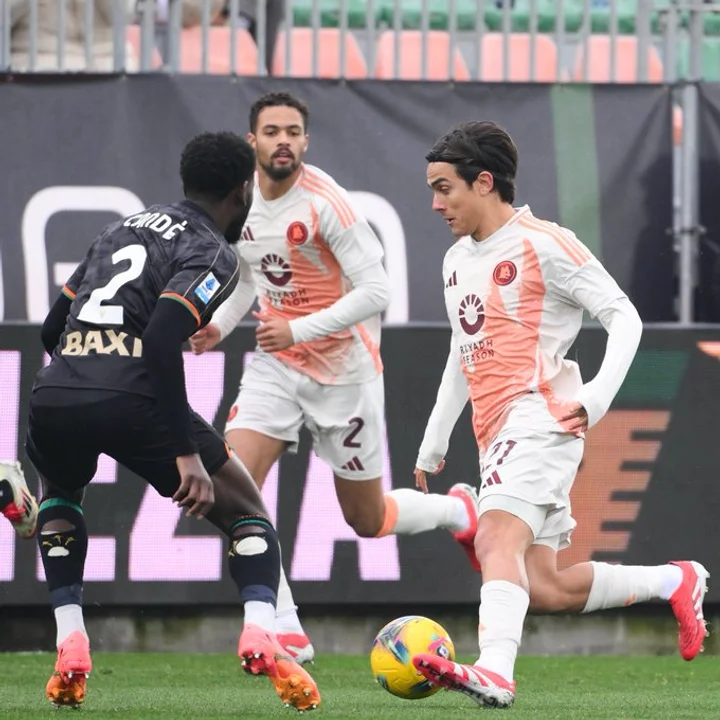 Paulo Dybala convirtió de penal y le dio la victoria a la Roma ante Venezia por Serie A