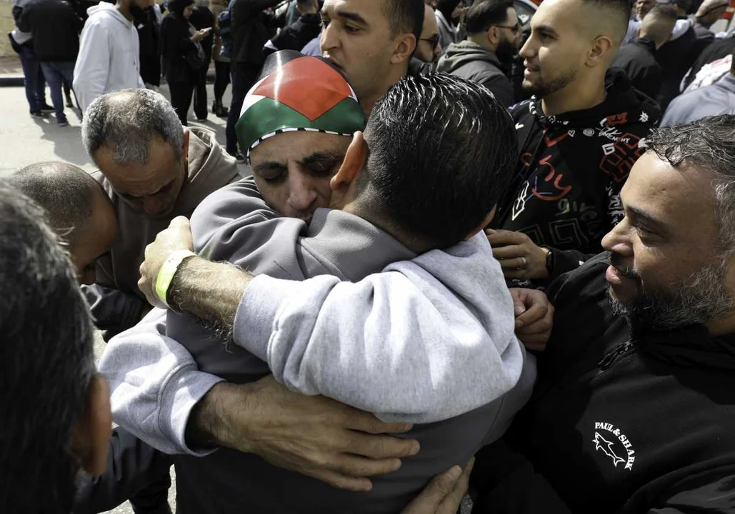 Quiénes son los tres rehenes israelíes de Hamas que serán liberados este sábadode Gaza