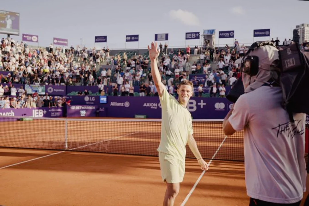 «Todavía no me jubilé»: El «Peque» Schwartzman le ganó a Nicolás Jarry y avanzó en el Argentina Open