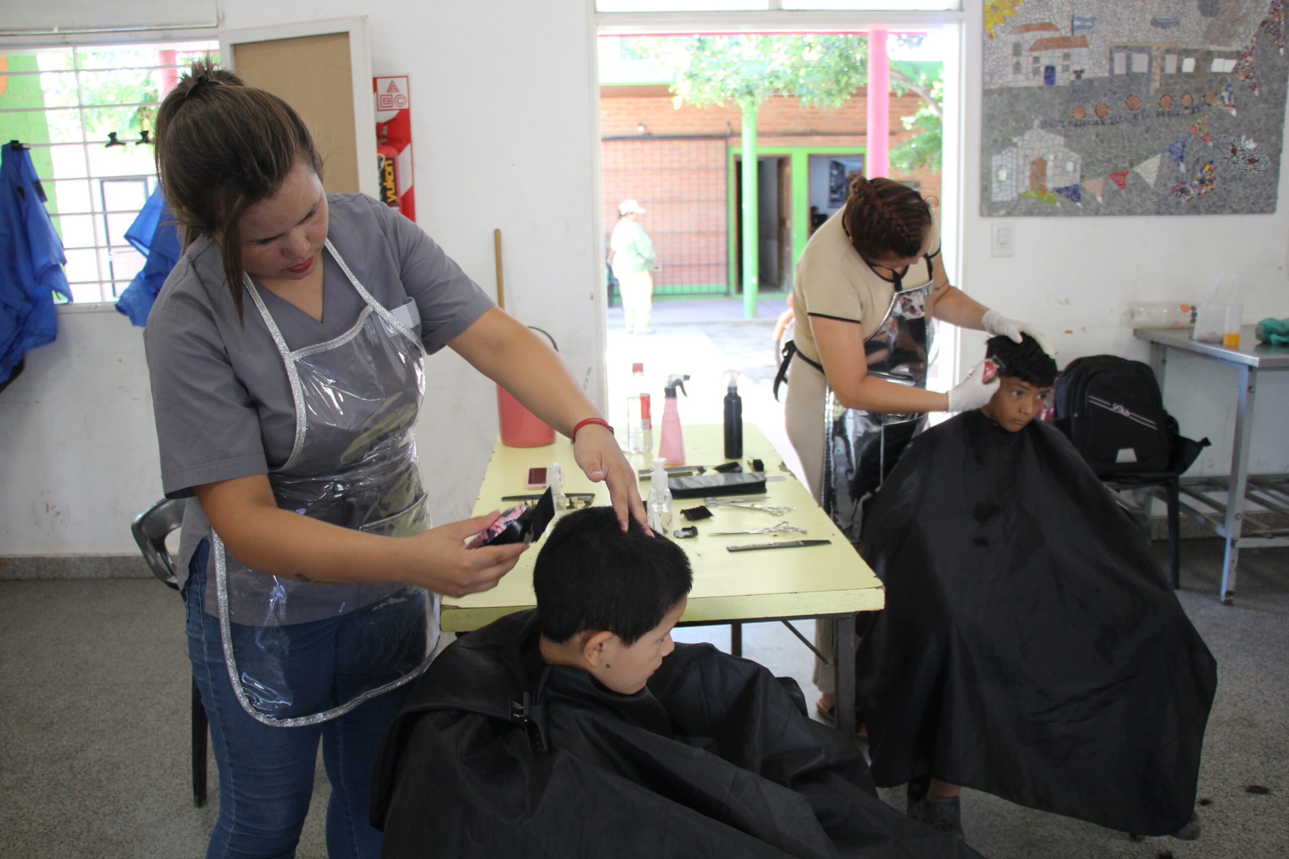 Cortes gratuitos: Resistencia se sumó a los adultos al programa «Volvemos al cole»
