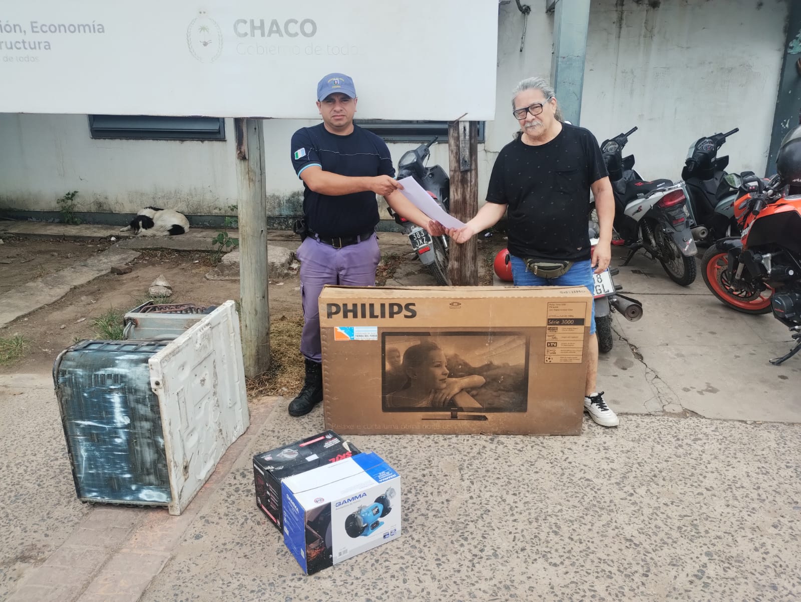 La Policía del Chaco restituyó distintos elementos robados a un vecino del Barrio Güiraldes
