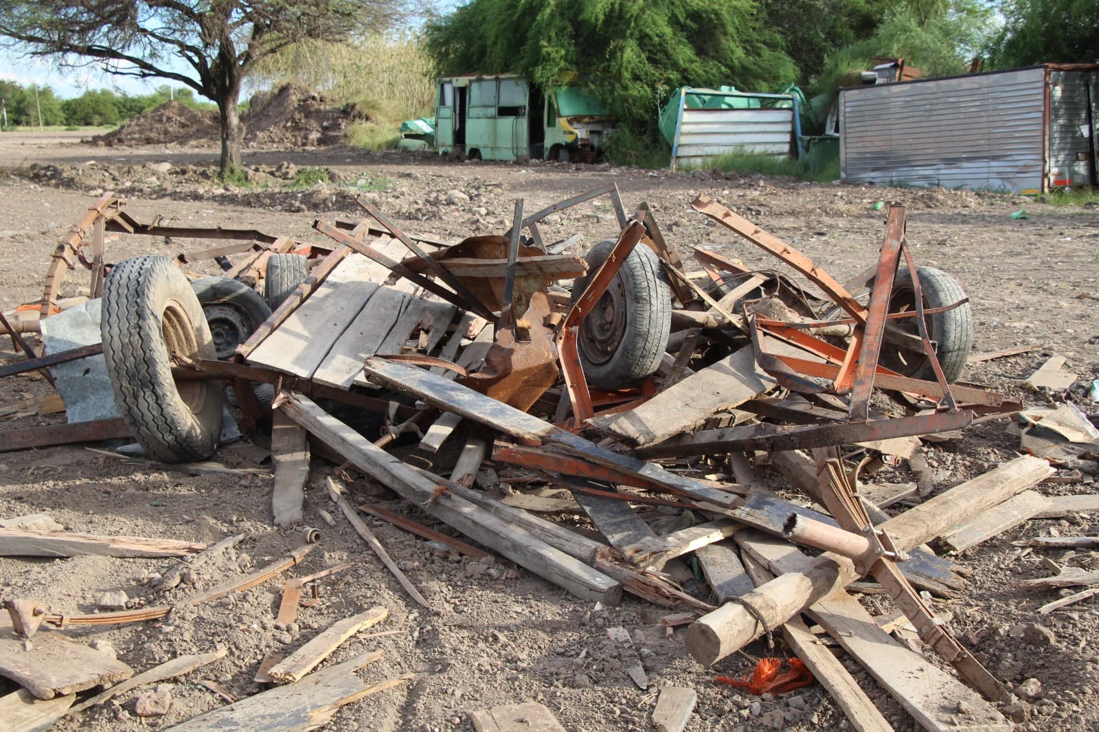 la Municipalidad destruyó 5 carros secuestrados por maltrato animal